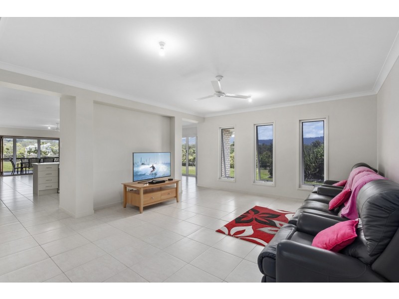 19 Tuxedo Junction Drive, Maudsland QLD 4210