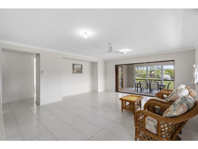 19 Tuxedo Junction Drive, Maudsland QLD 4210