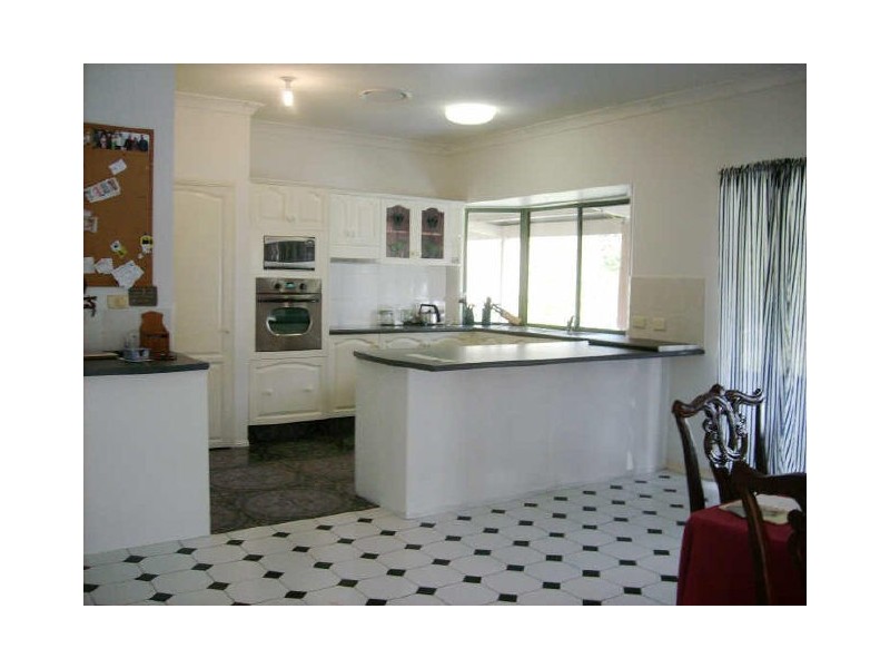 2 Yarraowee Drive, Nerang QLD 4211