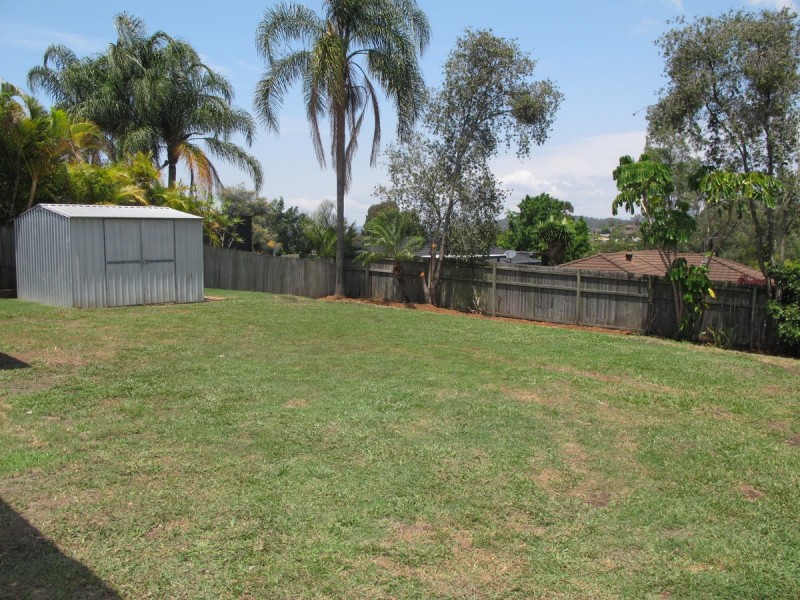 5 Issell Place, Highland Park QLD 4211