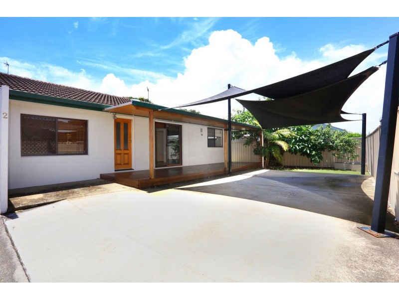 2/12 Wagtail Court, Burleigh Waters QLD 4220