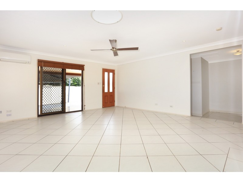 2/12 Wagtail Court, Burleigh Waters QLD 4220