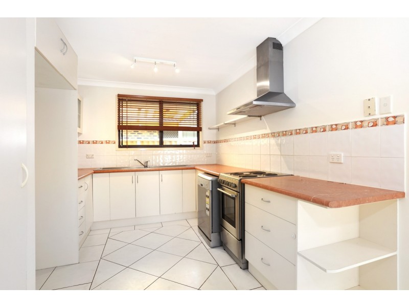 2/12 Wagtail Court, Burleigh Waters QLD 4220
