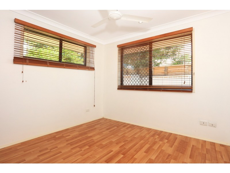 2/12 Wagtail Court, Burleigh Waters QLD 4220