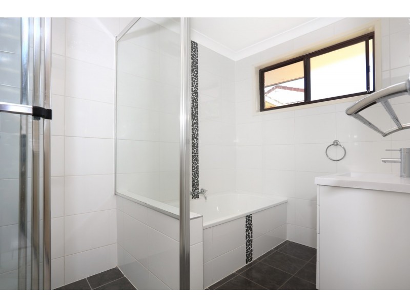 2/12 Wagtail Court, Burleigh Waters QLD 4220
