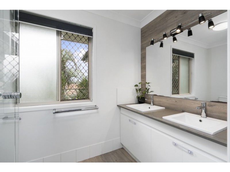 77/152 Palm Meadows Drive, Carrara QLD 4211