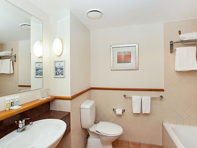 107/64 Palm Meadows Drive, Carrara QLD 4211