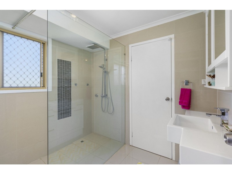 2 Marimar Place, Highland Park QLD 4211