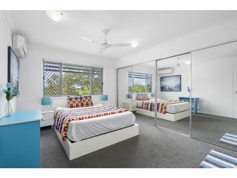 2/3 Hancox Place, Robina QLD 4226