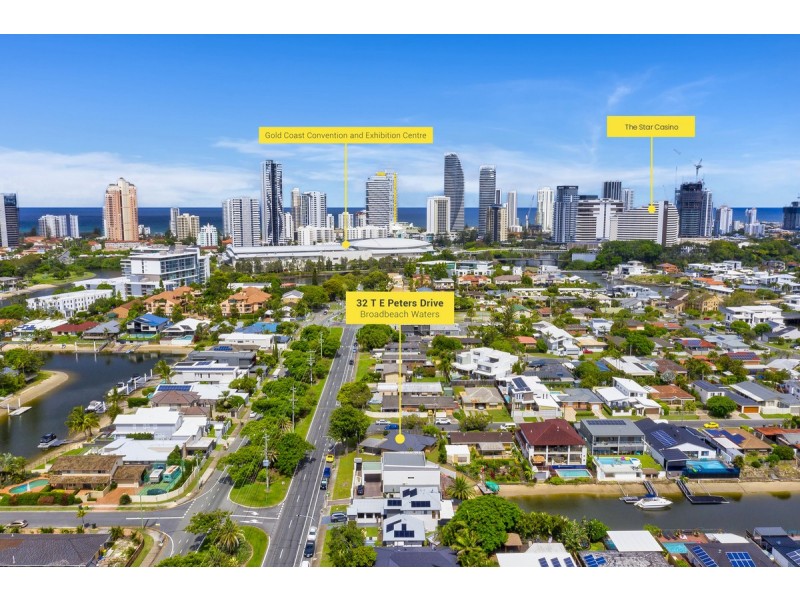 32 T E Peters Drive, Broadbeach Waters QLD 4218