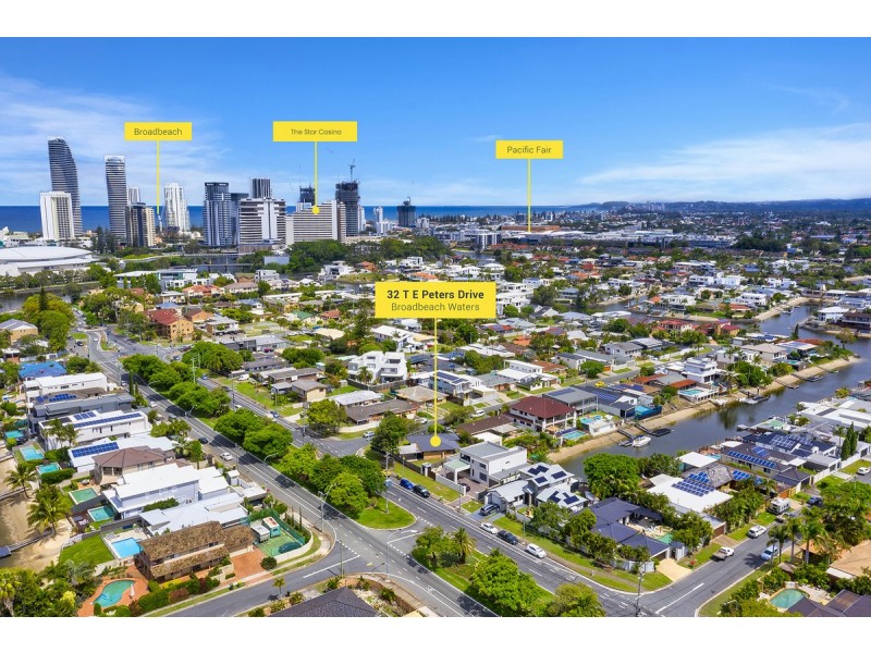 32 T E Peters Drive, Broadbeach Waters QLD 4218