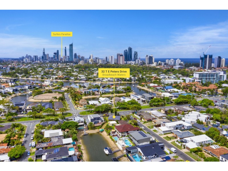 32 T E Peters Drive, Broadbeach Waters QLD 4218