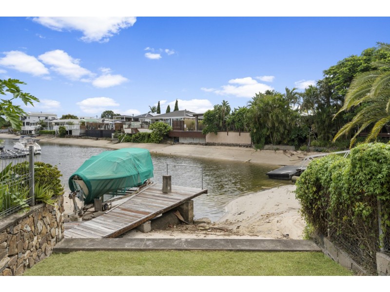 32 T E Peters Drive, Broadbeach Waters QLD 4218