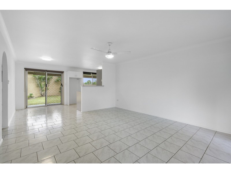 32 T E Peters Drive, Broadbeach Waters QLD 4218