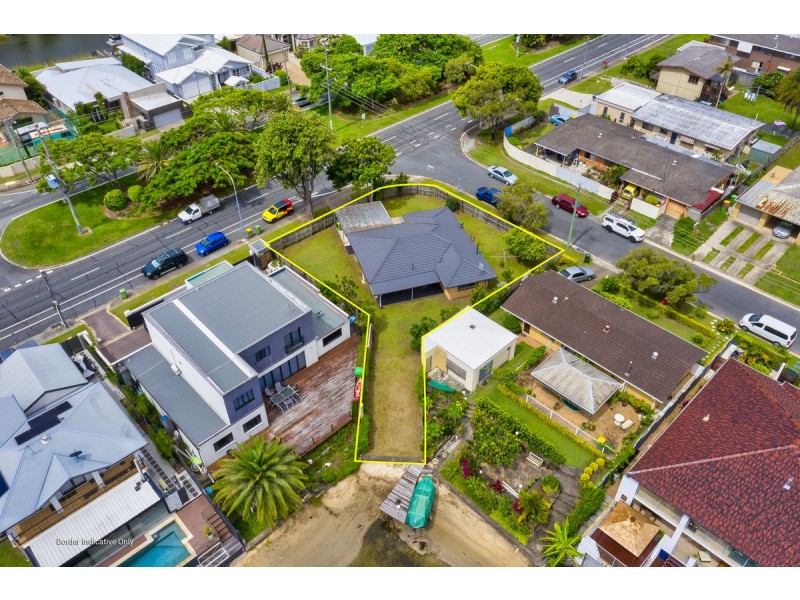 32 T E Peters Drive, Broadbeach Waters QLD 4218