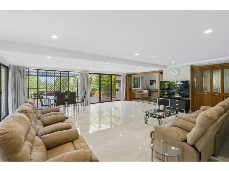 230 Crane Crescent, Nerang QLD 4211