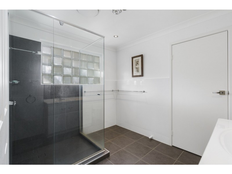 230 Crane Crescent, Nerang QLD 4211