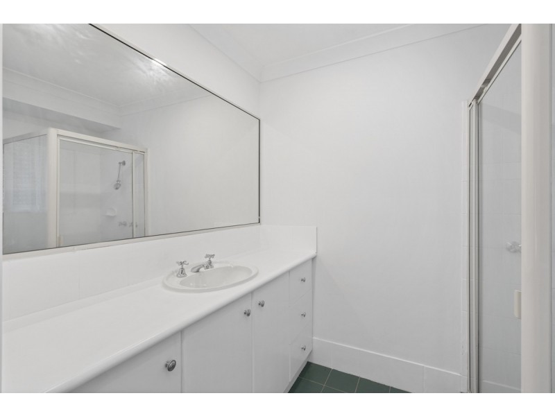 8/53-55 Paddington Drive, Carrara QLD 4211
