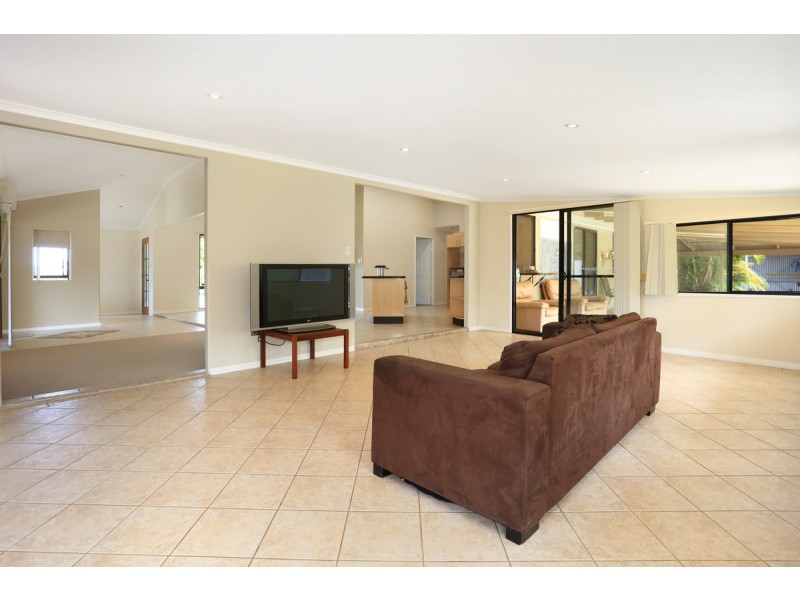 10 Narrabri Court, Gaven QLD 4211