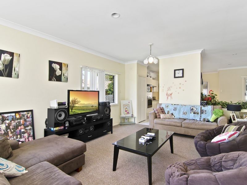 9 Inverness Way, Parkwood QLD 4214