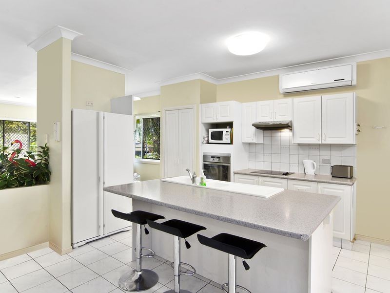 9 Inverness Way, Parkwood QLD 4214