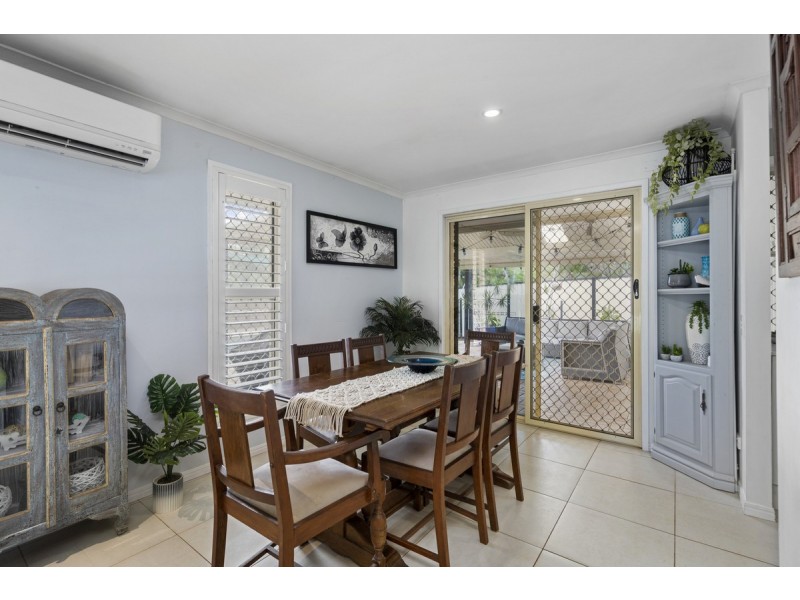 4 Bernadette Place, Highland Park QLD 4211