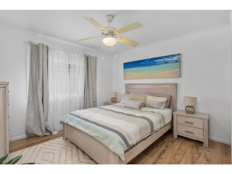 4 Bernadette Place, Highland Park QLD 4211