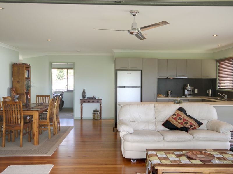 54 Tara Vista Boulevard, Highland Park QLD 4211