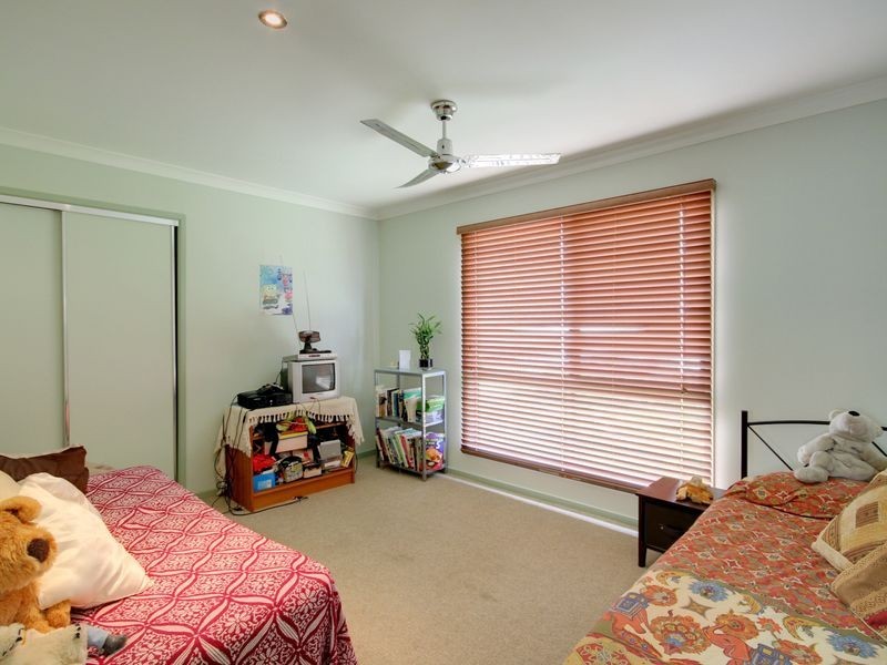 54 Tara Vista Boulevard, Highland Park QLD 4211