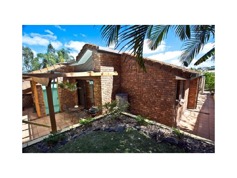 2/8 Gardiners Place, Southport QLD 4215