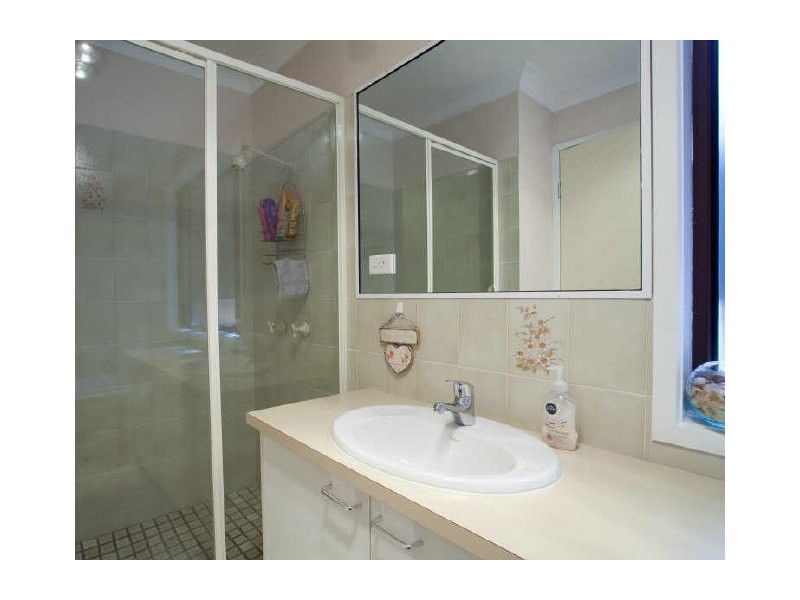 2/8 Gardiners Place, Southport QLD 4215