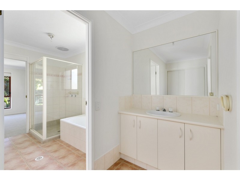 41 Paddington Drive, Carrara QLD 4211