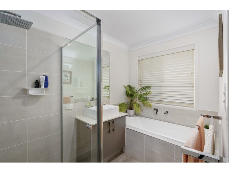 235 Riverstone Crossing, Maudsland QLD 4210