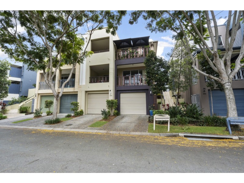 3308 Central Place, Carrara QLD 4211