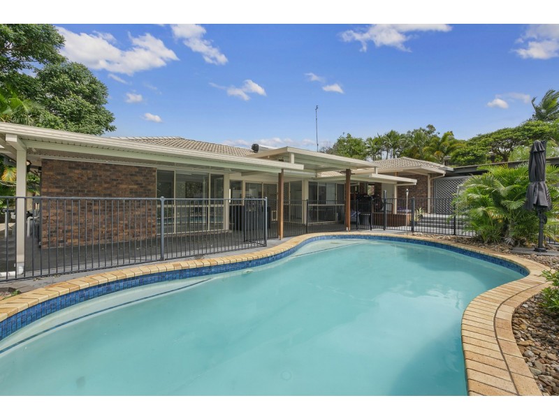 4 Marla Way, Carrara QLD 4211