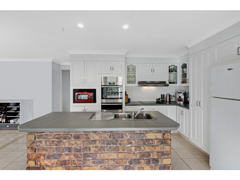 4 Marla Way, Carrara QLD 4211