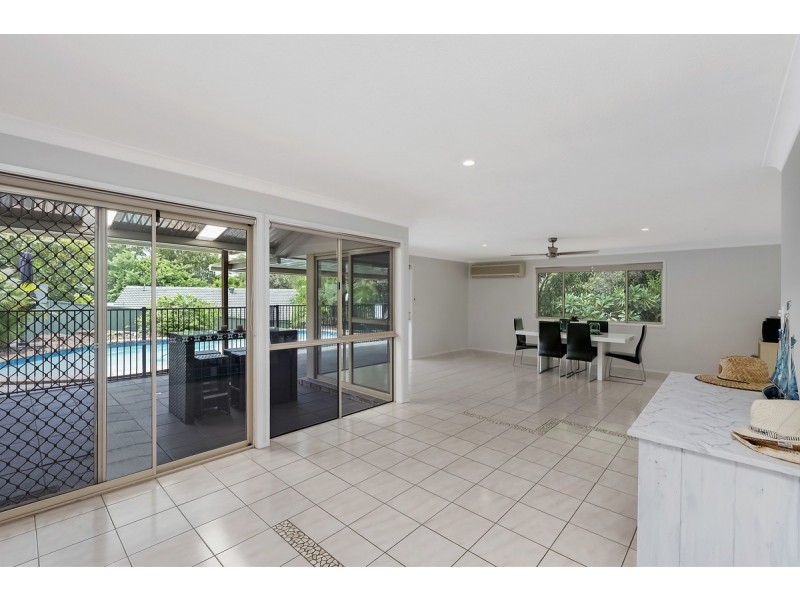 4 Marla Way, Carrara QLD 4211