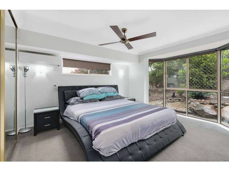 4 Marla Way, Carrara QLD 4211