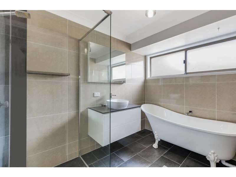 4 Marla Way, Carrara QLD 4211