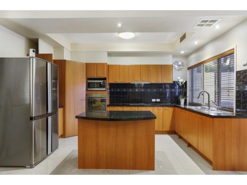 6 Mercure Place, Highland Park QLD 4211