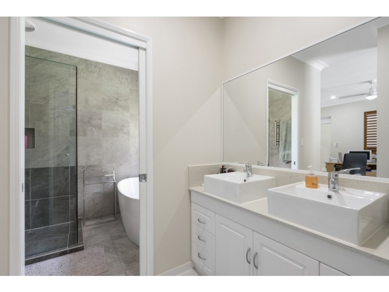 6 Byfield Court, Nerang QLD 4211