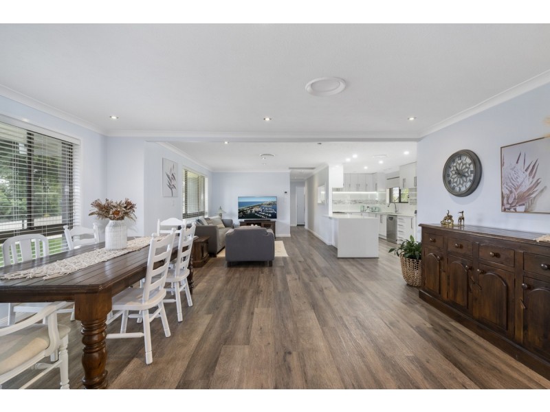 8 Aberdeen Court, Highland Park QLD 4211