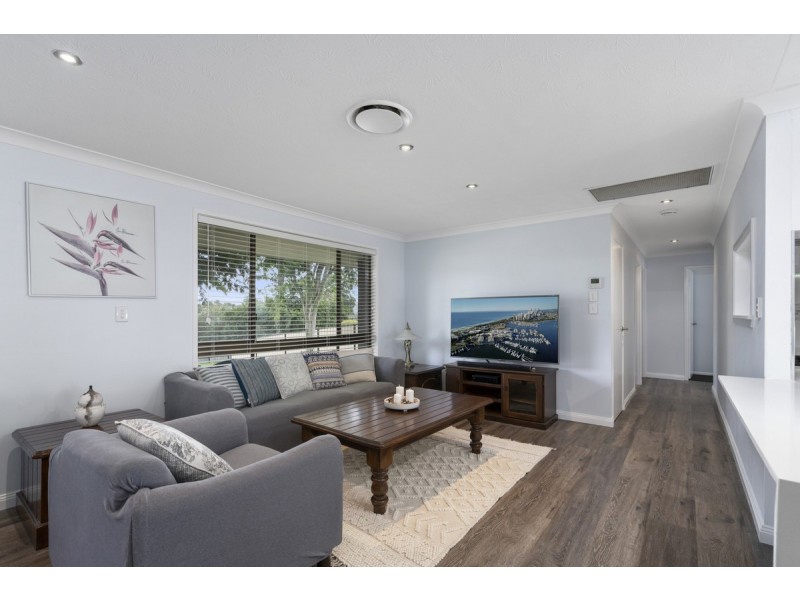 8 Aberdeen Court, Highland Park QLD 4211