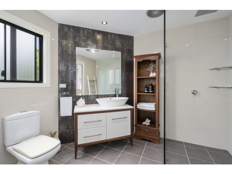 8 Aberdeen Court, Highland Park QLD 4211