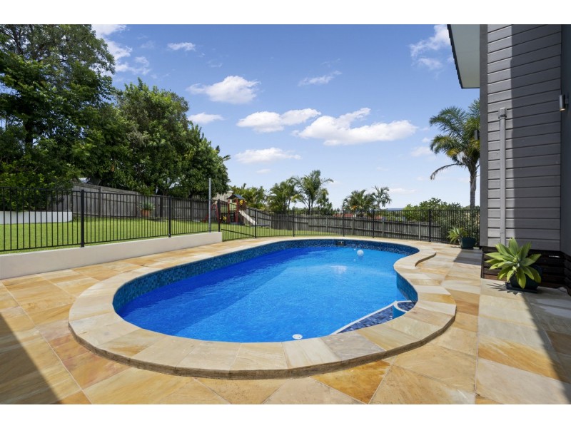 8 Aberdeen Court, Highland Park QLD 4211