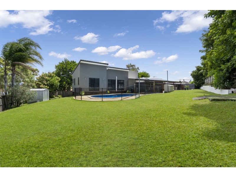 8 Aberdeen Court, Highland Park QLD 4211