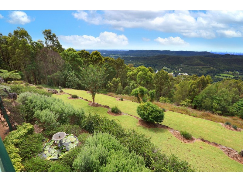 50 Macrozamia Drive, Clagiraba QLD 4211