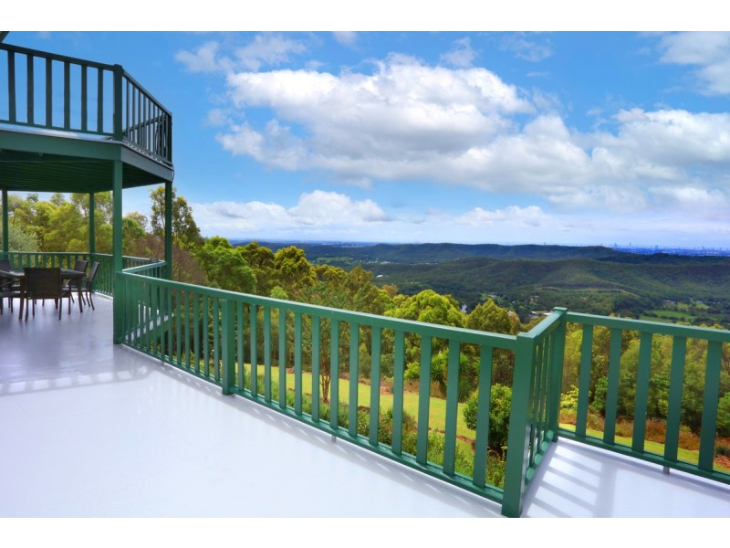 50 Macrozamia Drive, Clagiraba QLD 4211