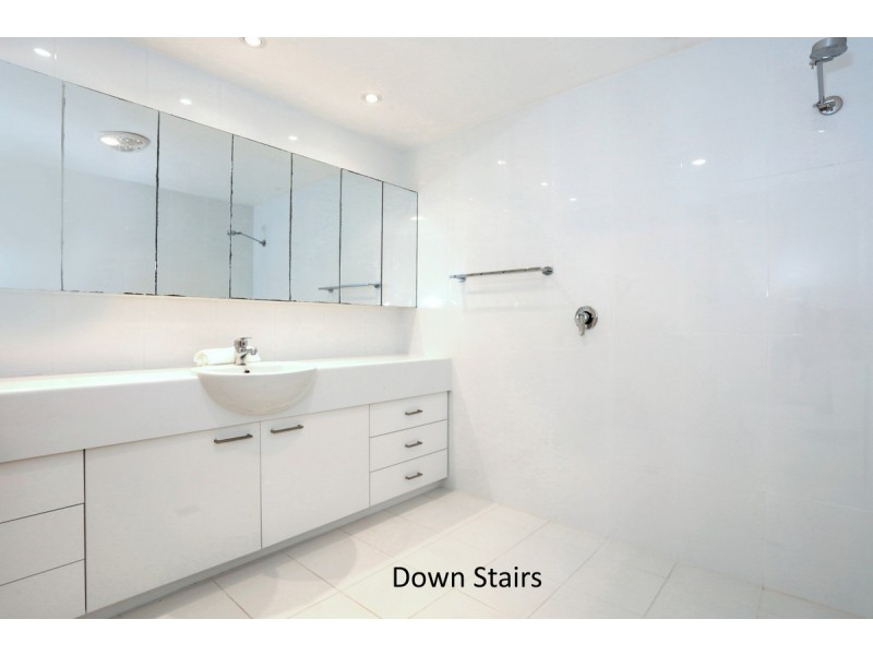 50 Macrozamia Drive, Clagiraba QLD 4211