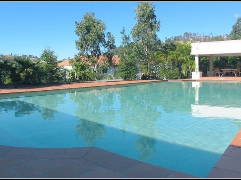 35/2 Studio Drive (Villa Corfu), Pacific Pines QLD 4211